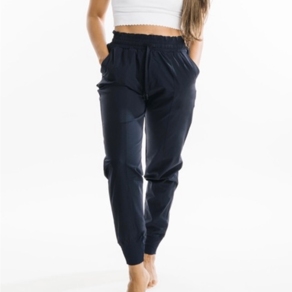 Zyia Joggers Black